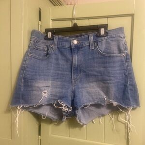 Women’s Levi denim shorts